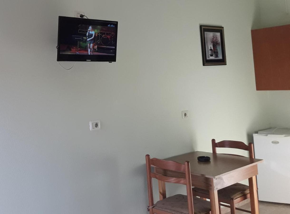 Tani'S Guesthouse Ksamil Dış mekan fotoğraf